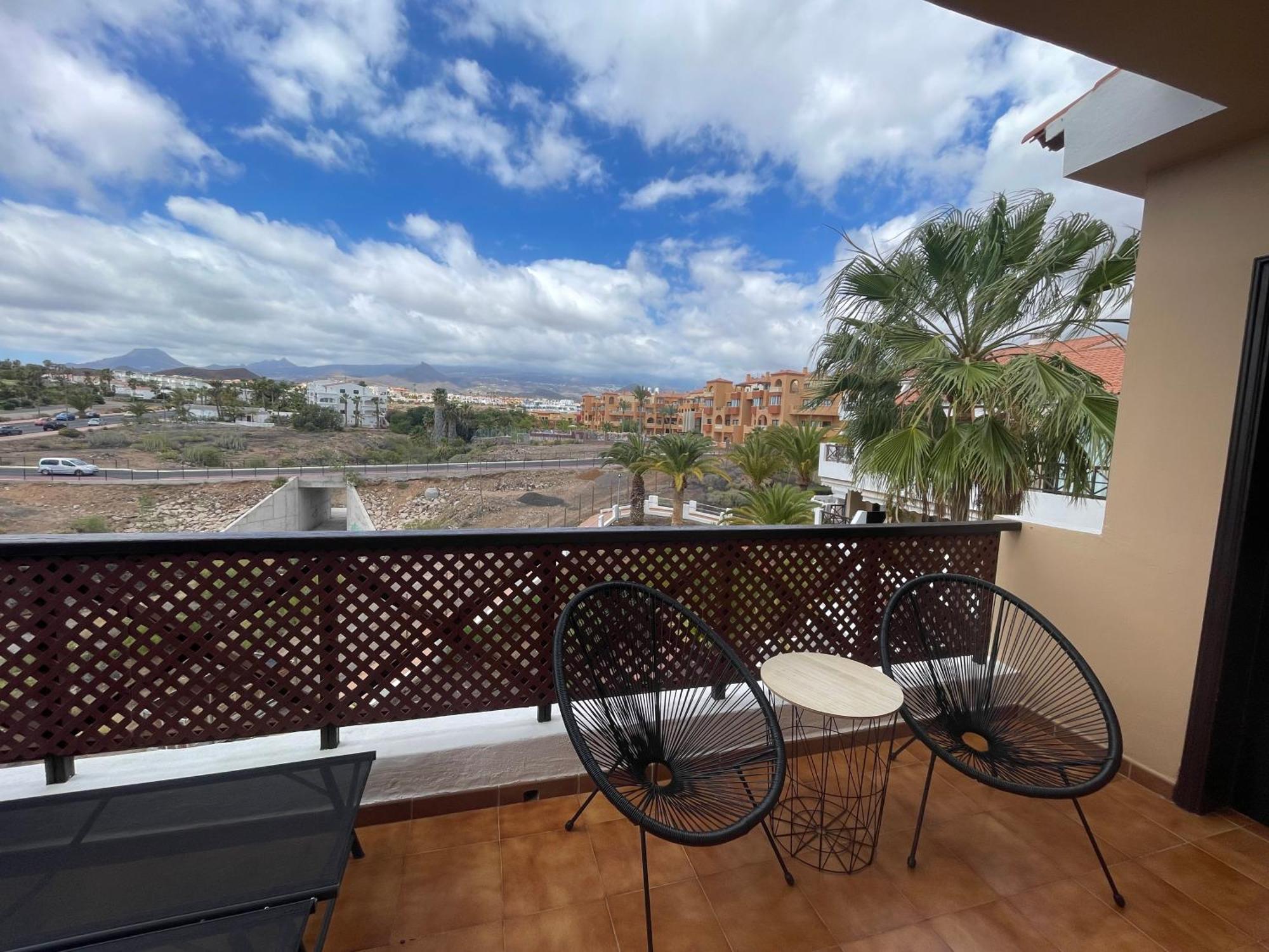 Hygge Home With Seaside And Golf-View Balcony Сан Мигел де Абона Екстериор снимка